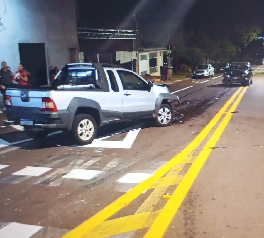 Embriagado, jovem de 22 anos é preso após bater veículo em Cascavel