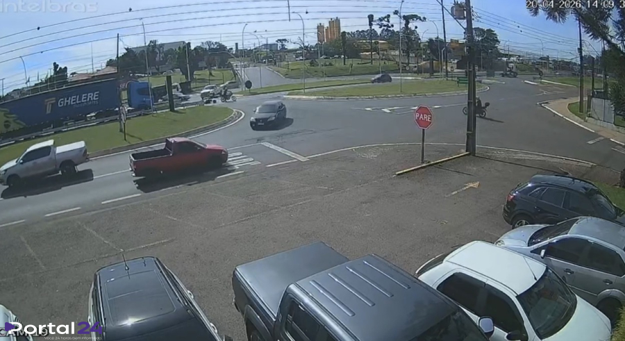 Batida entre duas motos é registrada no trevo da Portal, na BR-277, e deixa feridos