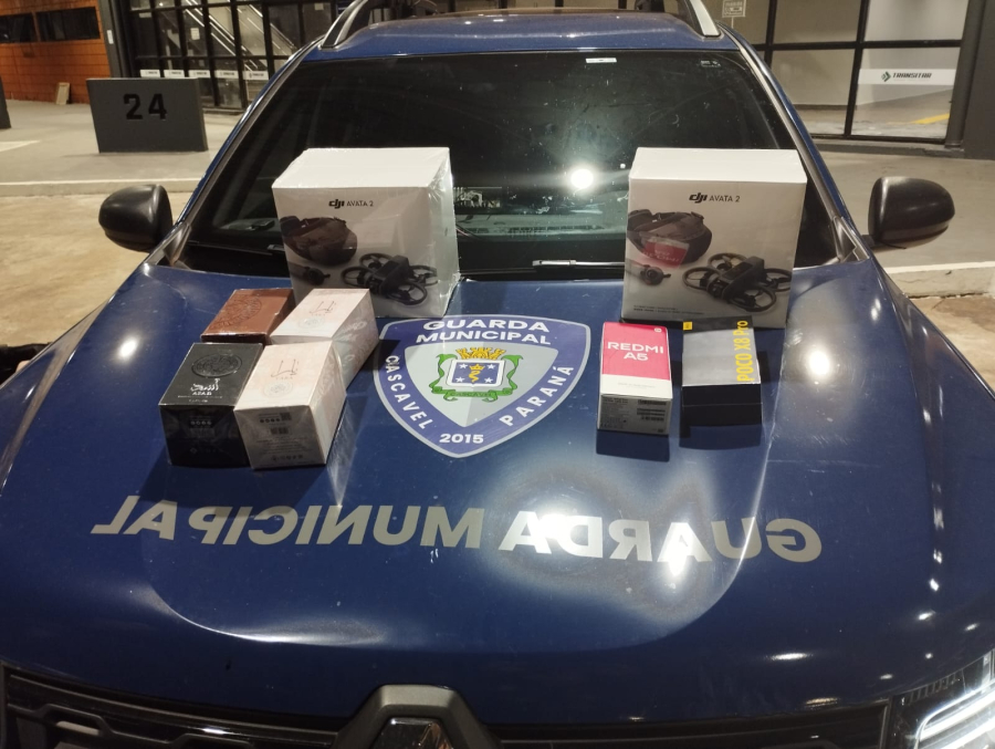 Mulher é flagrada na rodoviária com eletrônicos e perfumes do Paraguai