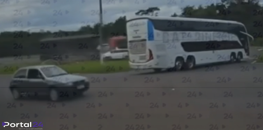 Câmera de segurança registra momento de grave acidente na BR-277, em Céu Azul