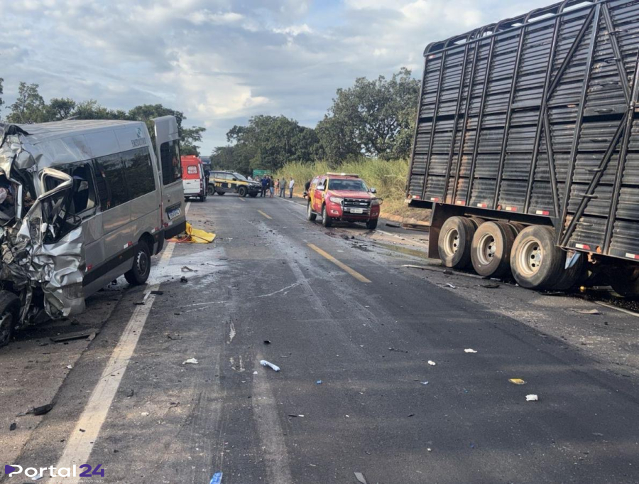 Grave acidente na BR-020 deixa oito mortos em Formosa (GO)