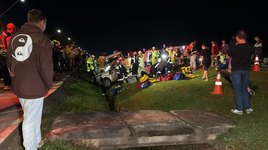 Duas pessoas morrem em grave acidente na BR-277