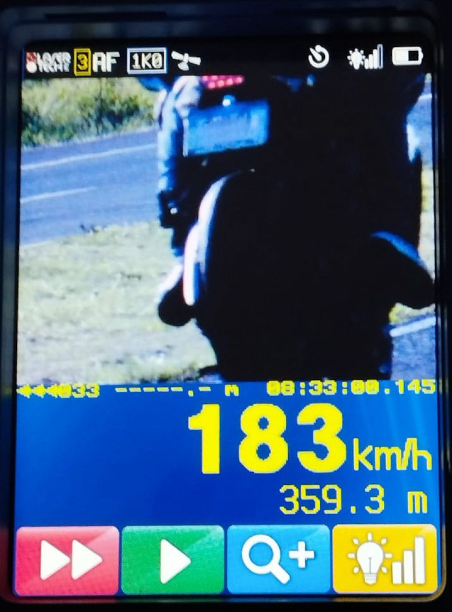 PRF flagra motoristas a mais de 180 km/h durante o feriado de Corpus Christi nas rodovias do Oeste