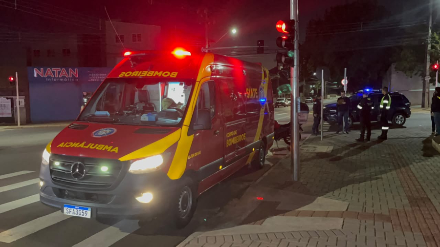 Motociclista fica ferido em acidente na rua da Lapa