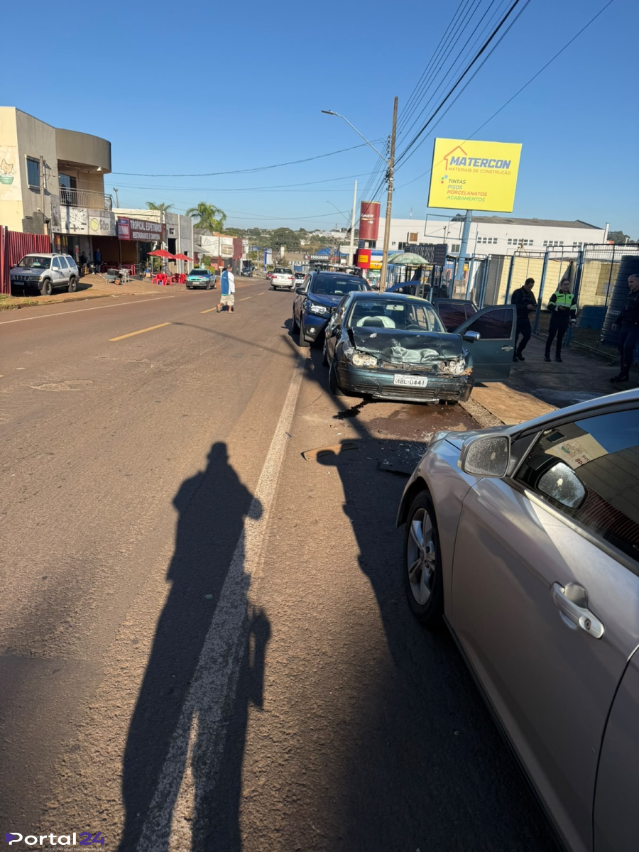 Motorista em fuga causa série de infrações, colisões e é contido após perseguição na Avenida Souza Naves