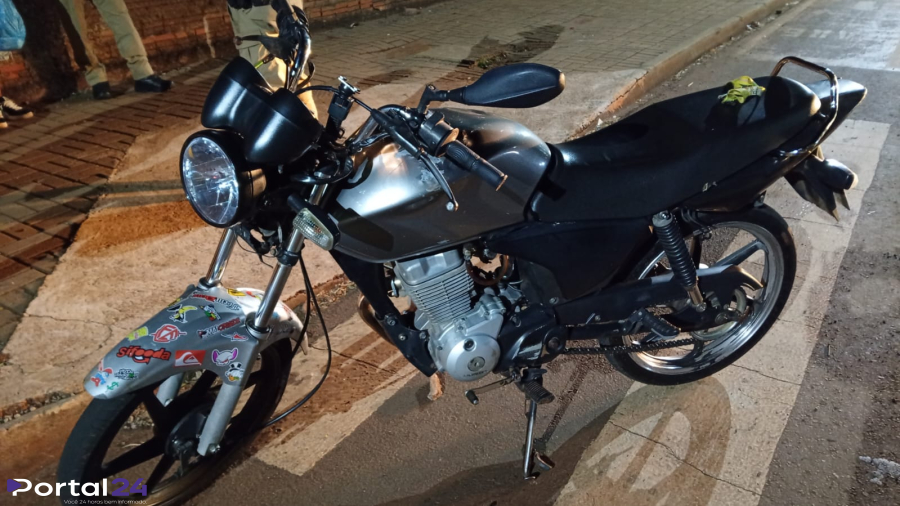 Moto com placa irregular é apreendida e jovem de 18 anos é encaminhado à delegacia em Cascavel