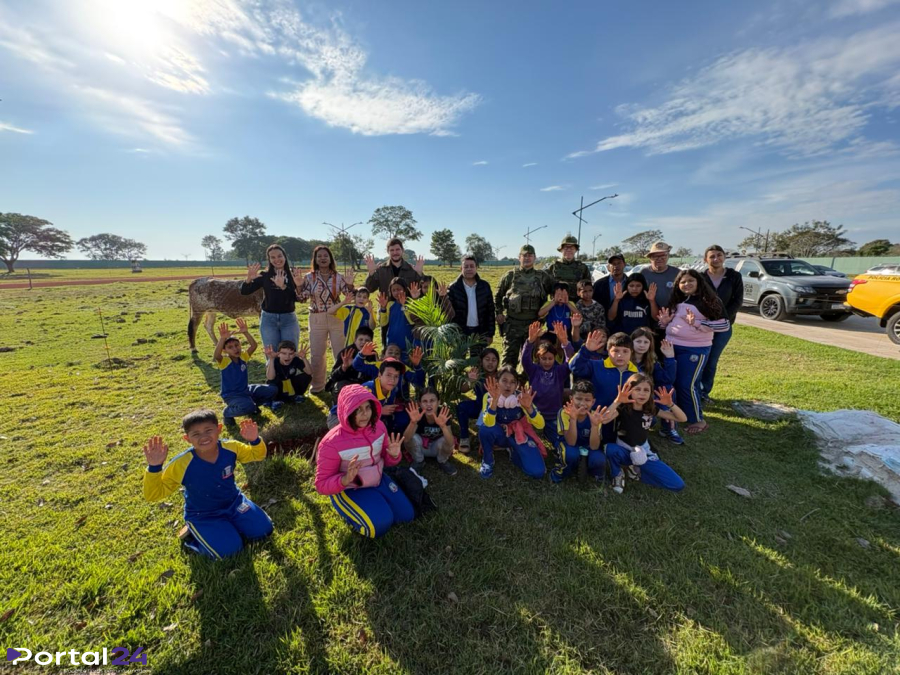 BPFRON recebe alunos para ação de plantio de árvores em Guaíra