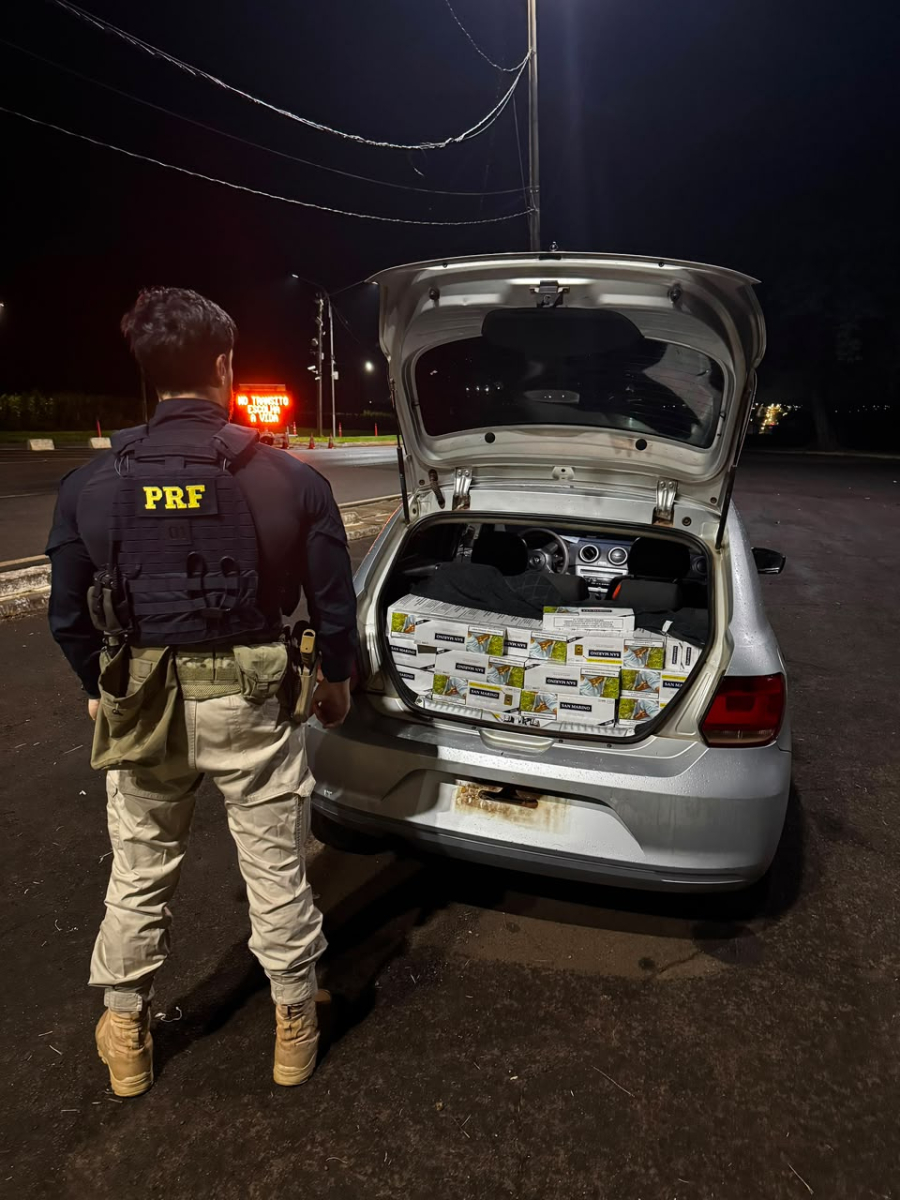 PRF apreende 123 quilos de maconha e cerca de 3 mil maços de cigarros em menos de 10 minutos