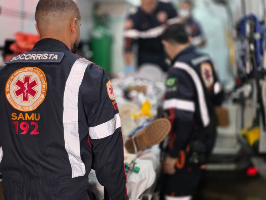 Homem leva tiro na mão durante assalto ao tentar entregar aliança em Maringá