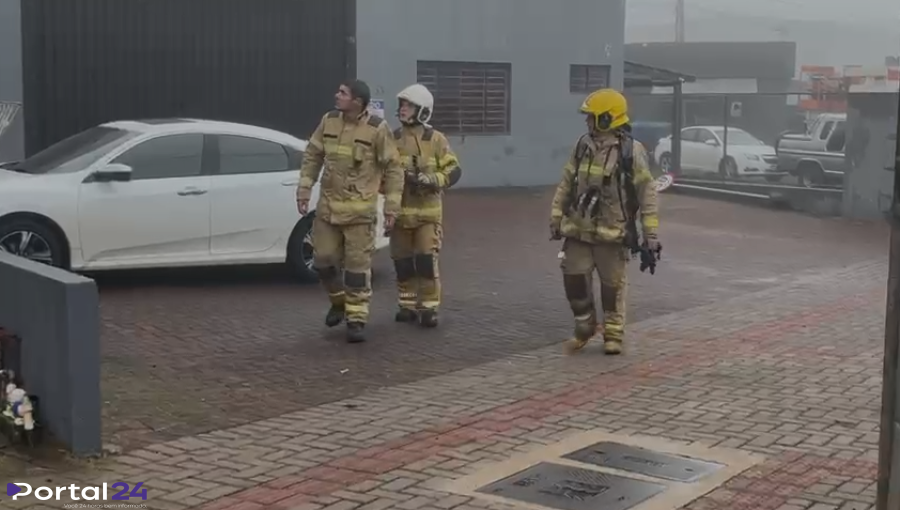 Princípio de incêndio em empresa mobiliza equipes do Corpo de Bombeiros na Avenida Carlos Gomes