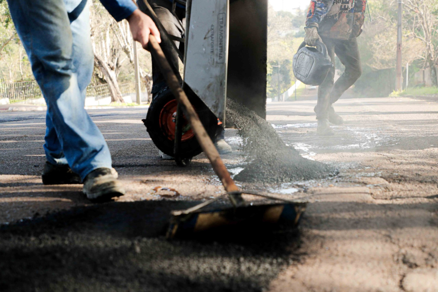 Após período de chuvas, Prefeitura faz operação tapa-buraco extra neste sábado (13)