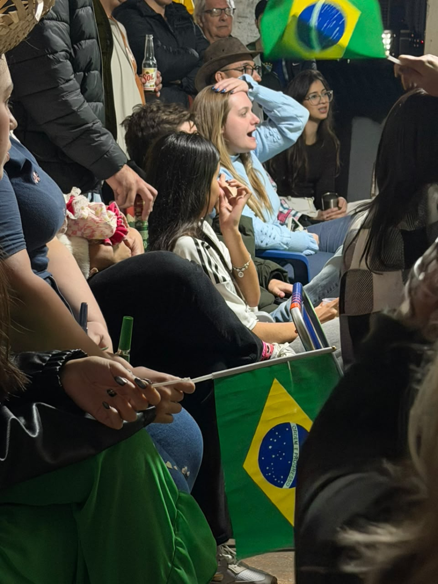 Cascavelenses se reúnem para torcer pelo Brasil