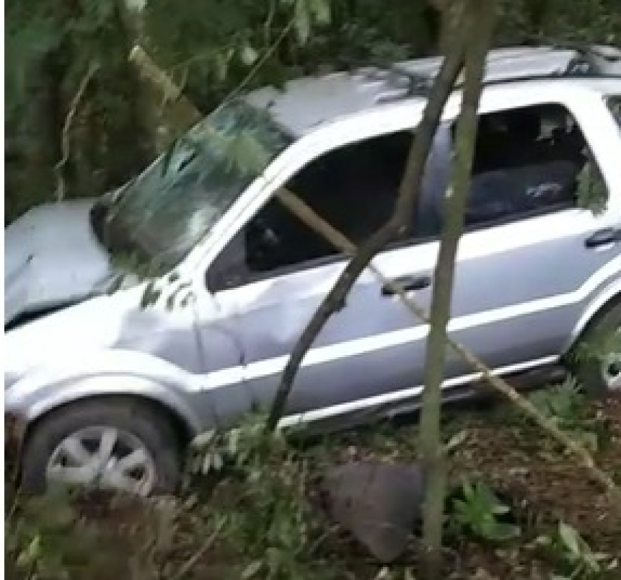 Ecosport é encontrada abandonada após acidente na BR-277