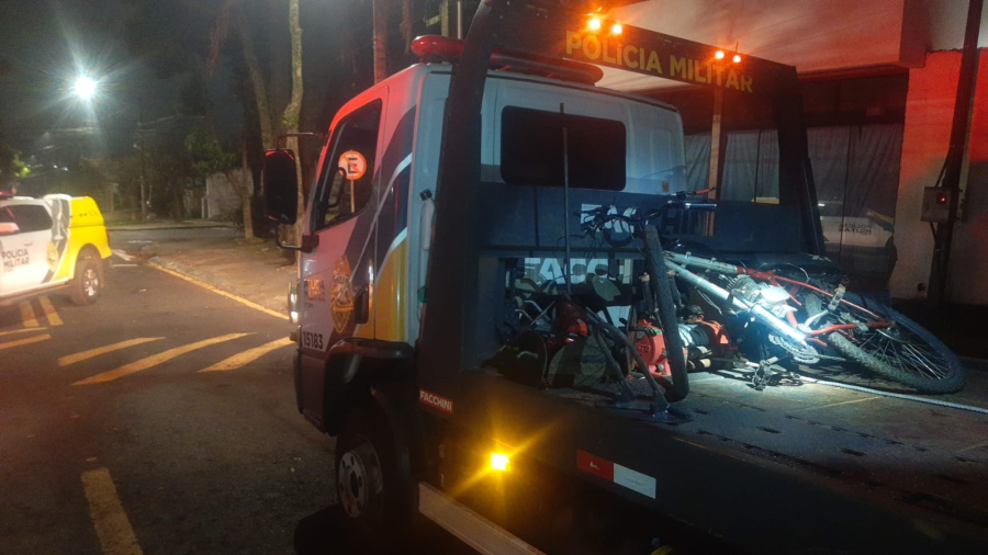 Homem embriagado é encontrado caído ao lado de bicicleta motorizada em Cascavel