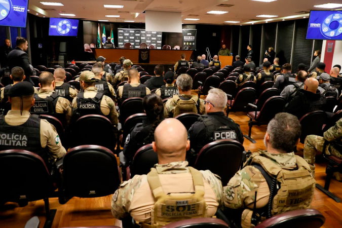 Forças de segurança e MPPR deflagram operação com 559 mandados contra integrantes de facção criminosa