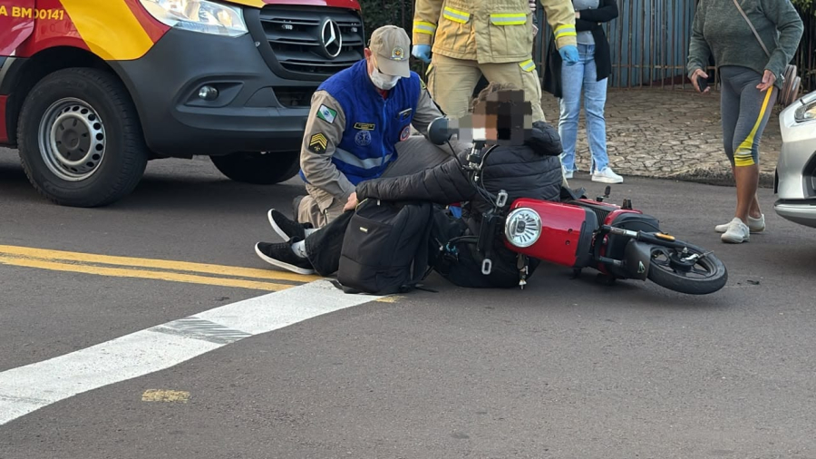 Adolescente fica ferido em acidente com moto elétrica no Cancelli
