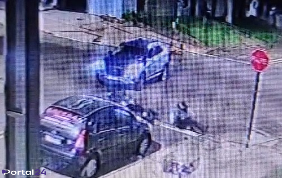 Câmera de segurança registra colisão entre carro e bicicleta no bairro Floresta, em Cascavel