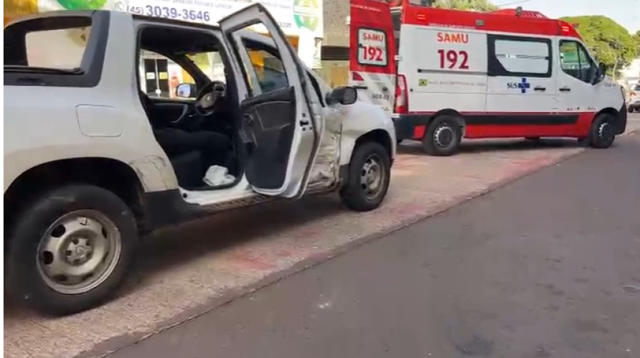 Oroch e Idea batem em cruzamento no centro de Cascavel