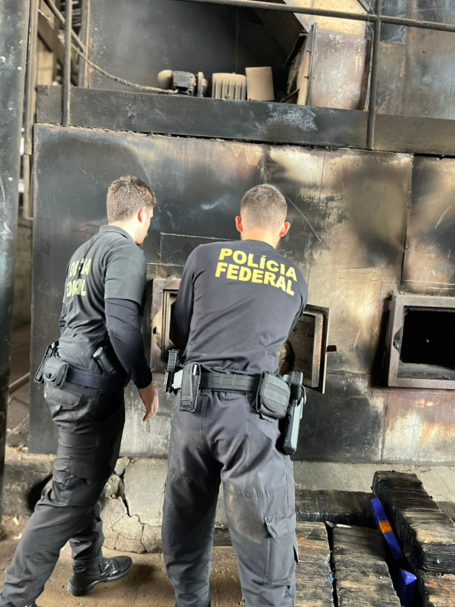 Polícia Federal incinera mais de 10 toneladas de drogas em Guaíra