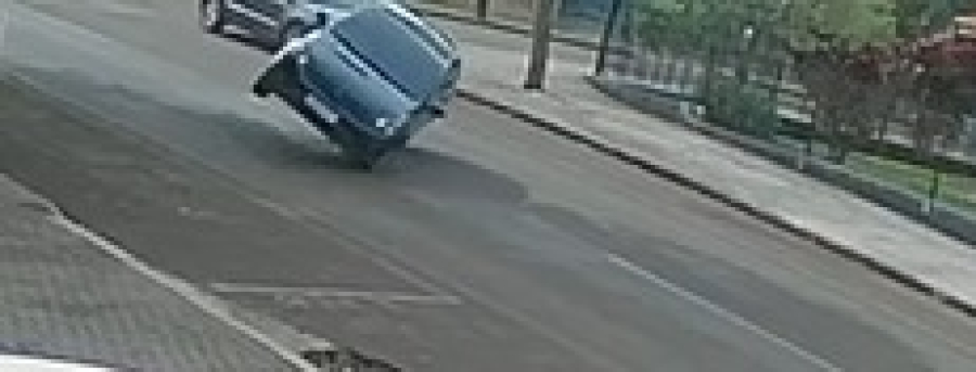 Gol capota após colisão com Toro na Neva