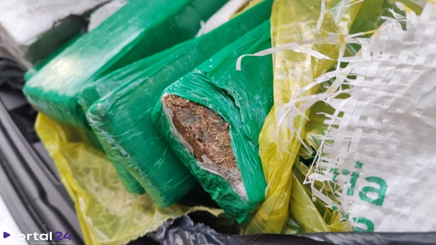 PRF apreende maconha em veículo abordado em Céu Azul