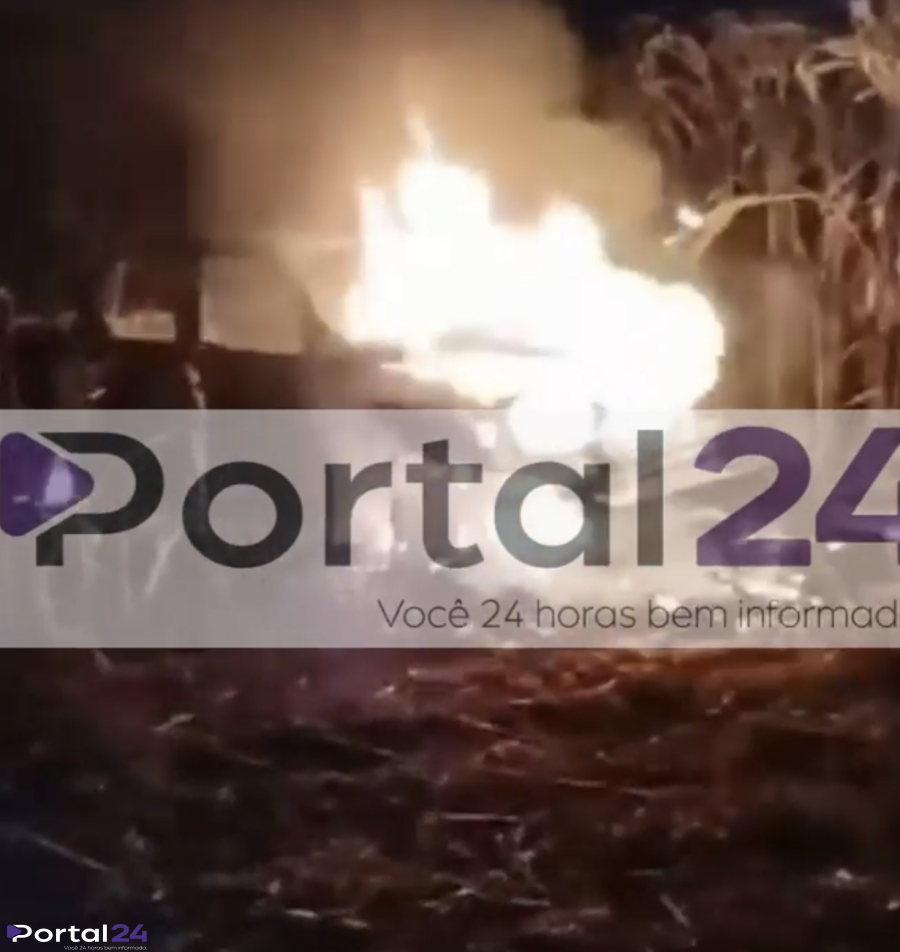 Hilux é encontrada completamente incendiada em área rural no Oeste do Paraná