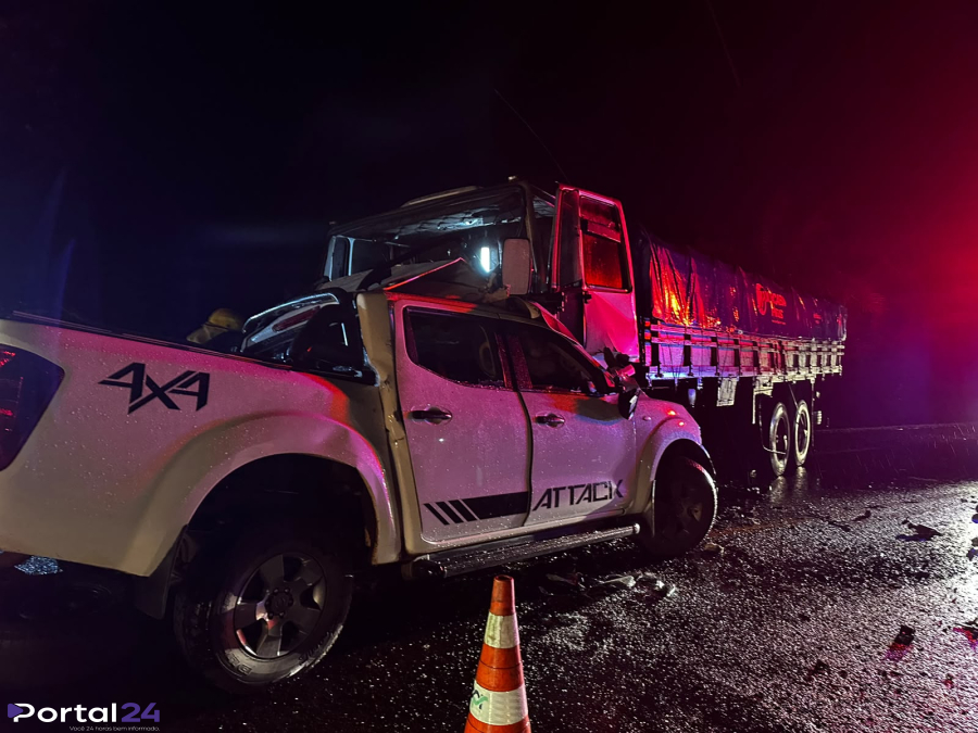 Motorista morre em grave acidente entre caminhonete e caminhão na BR-277, em Guaraniaçu