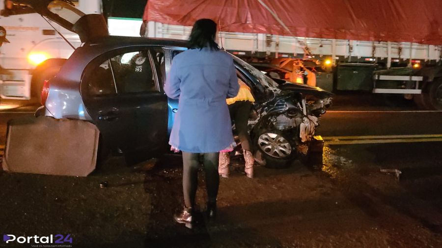 Colisão entre dois carros mobiliza equipes de resgate na BR-277, em Santa Tereza do Oeste