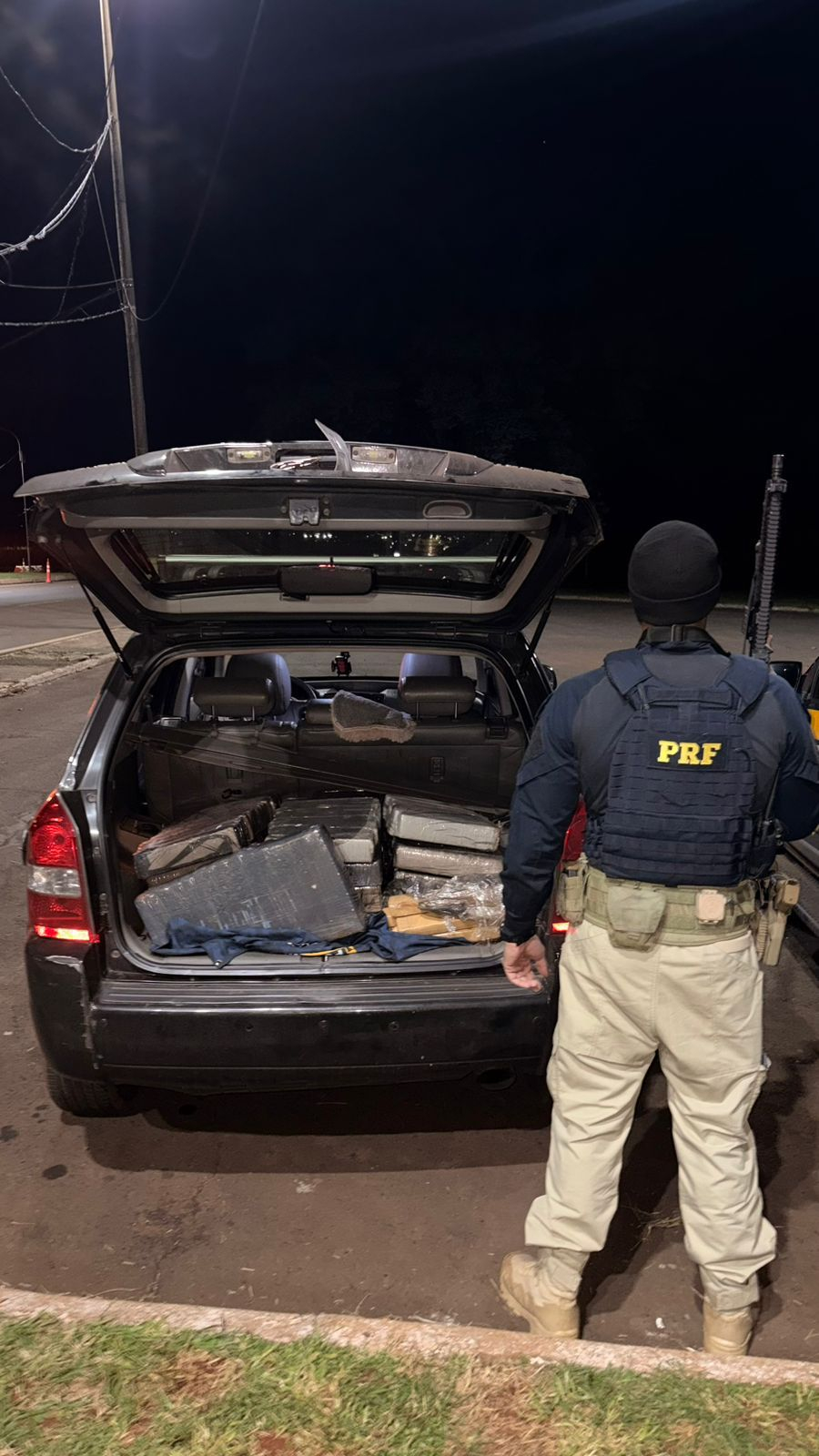 PRF apreende 150 quilos de maconha na BR-277 e prende homem em Santa Terezinha de Itaipu