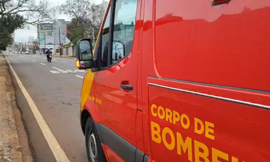 Motociclista fica ferido em colisão na Presidente Kennedy