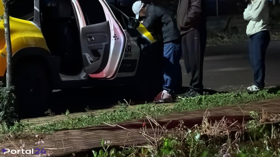 Mulher sofre traumatismo craniano após acidente próximo à FAG; motorista retorna ao local e assume envolvimento em Cascavel