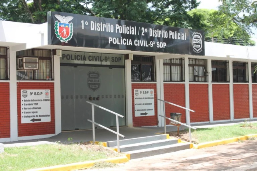 Mulher compra água de motorista de app e acorda sem as roupas íntimas 