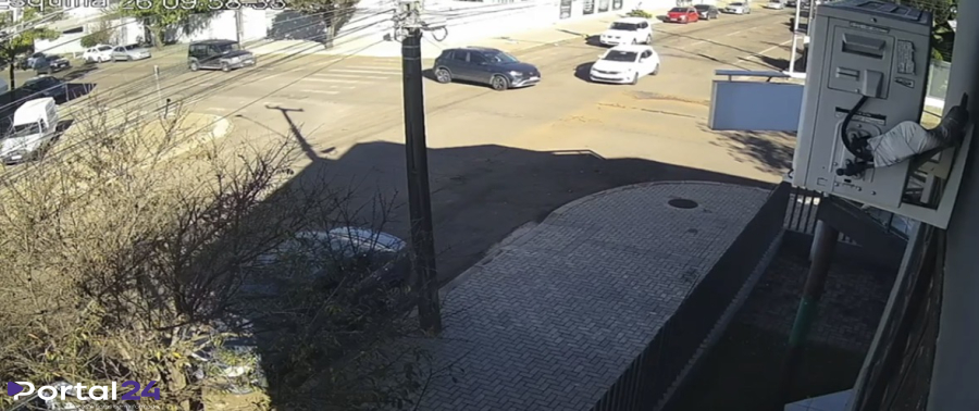 Forte colisão entre carros deixa susto e mobiliza socorro no bairro Neva