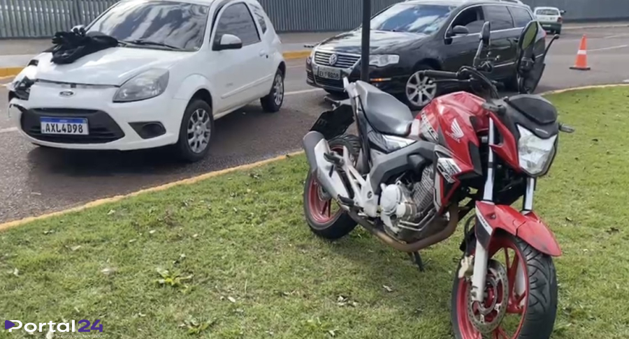 Colisão entre carro e moto é registrada em frente à FAG em Cascavel