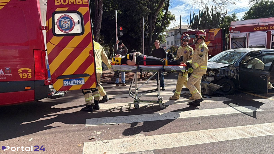 Colisão entre carro e ônibus deixa mulher ferida na Rua Recife com Flamboyant