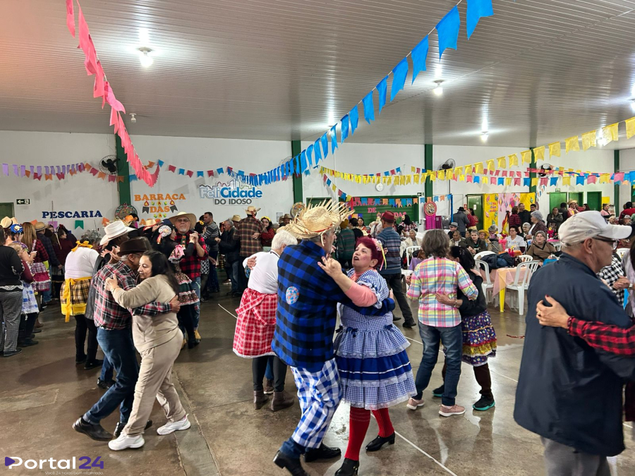 Arraiá da melhor idade reúne mais de 300 idosos em Cascavel