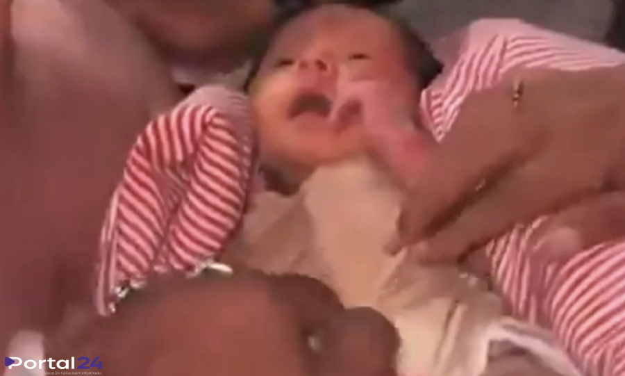 Bebê de 18 dias é resgatado após 32 horas sob escombros na Venezuela