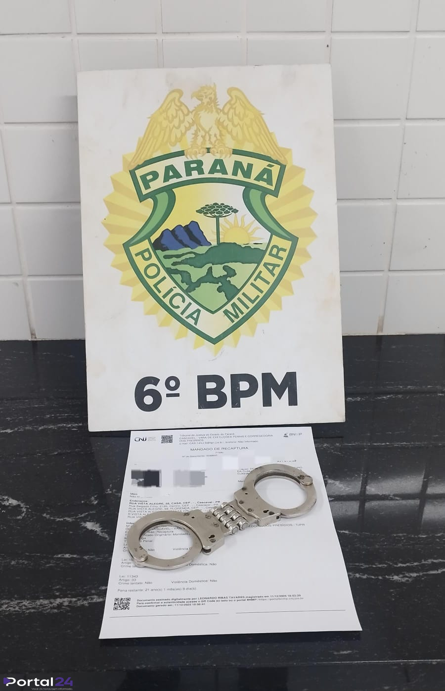 Homem com mandado por tráfico de drogas é preso pelo CHOQUE no bairro Interlagos, em Cascavel