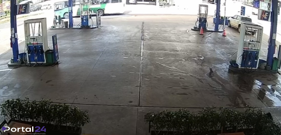 Câmera flagra colisão entre ônibus e motocicleta no centro de Cascavel
