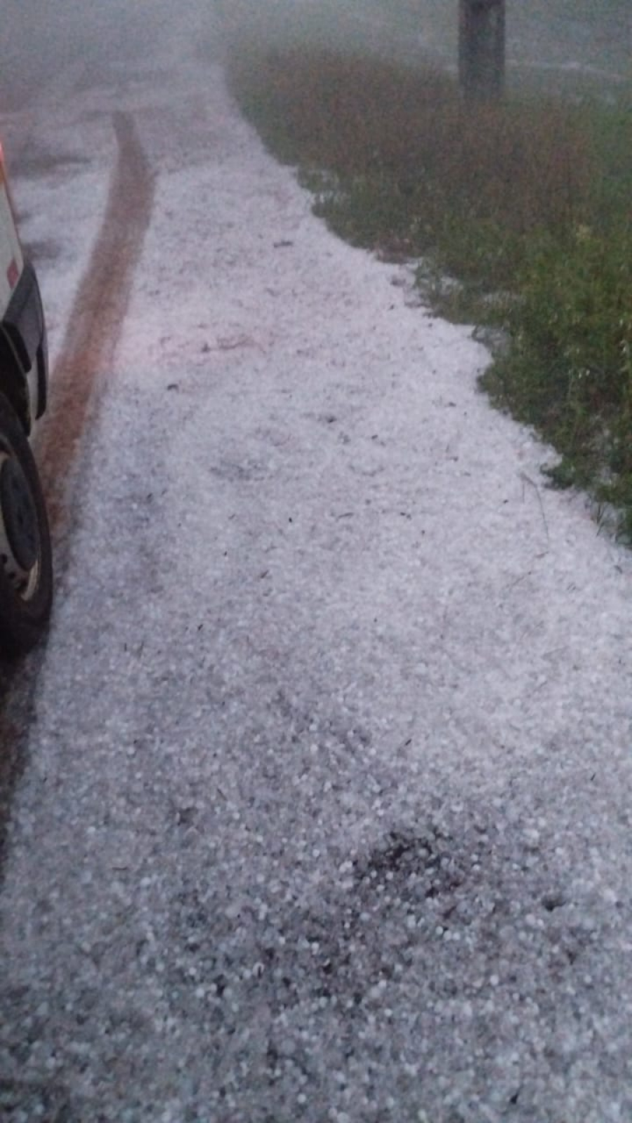 Vídeo mostra forte chuva de granizo em São João do Oeste