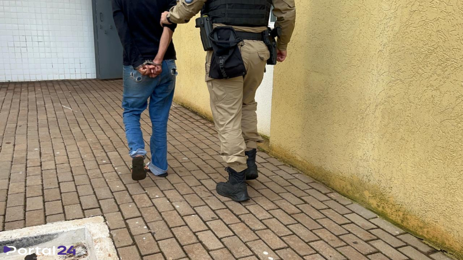 Mulher é detida pela PM após furtar joias de residência no bairro Universitário