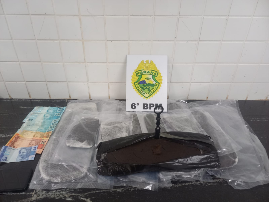 Jovem é presa com mais de 7 quilos de haxixe na Rodoviária de Cascavel