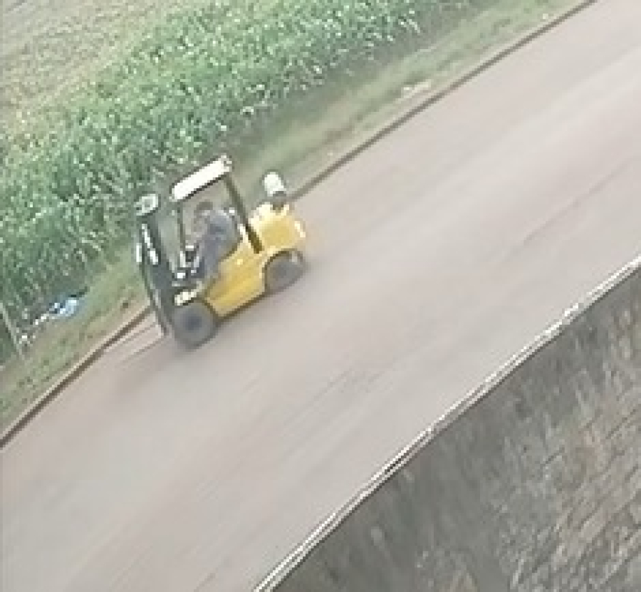 Vídeo mostra empilhadeira desgovernada em Cascavel