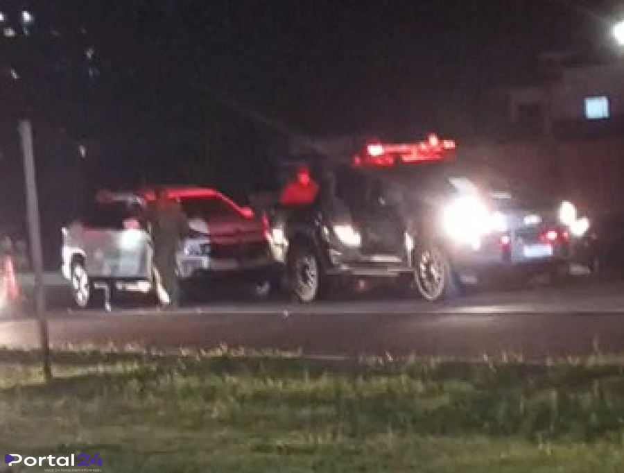 Fiat Toro bate em viatura do BPFron na BR-277, em Santa Tereza do Oeste