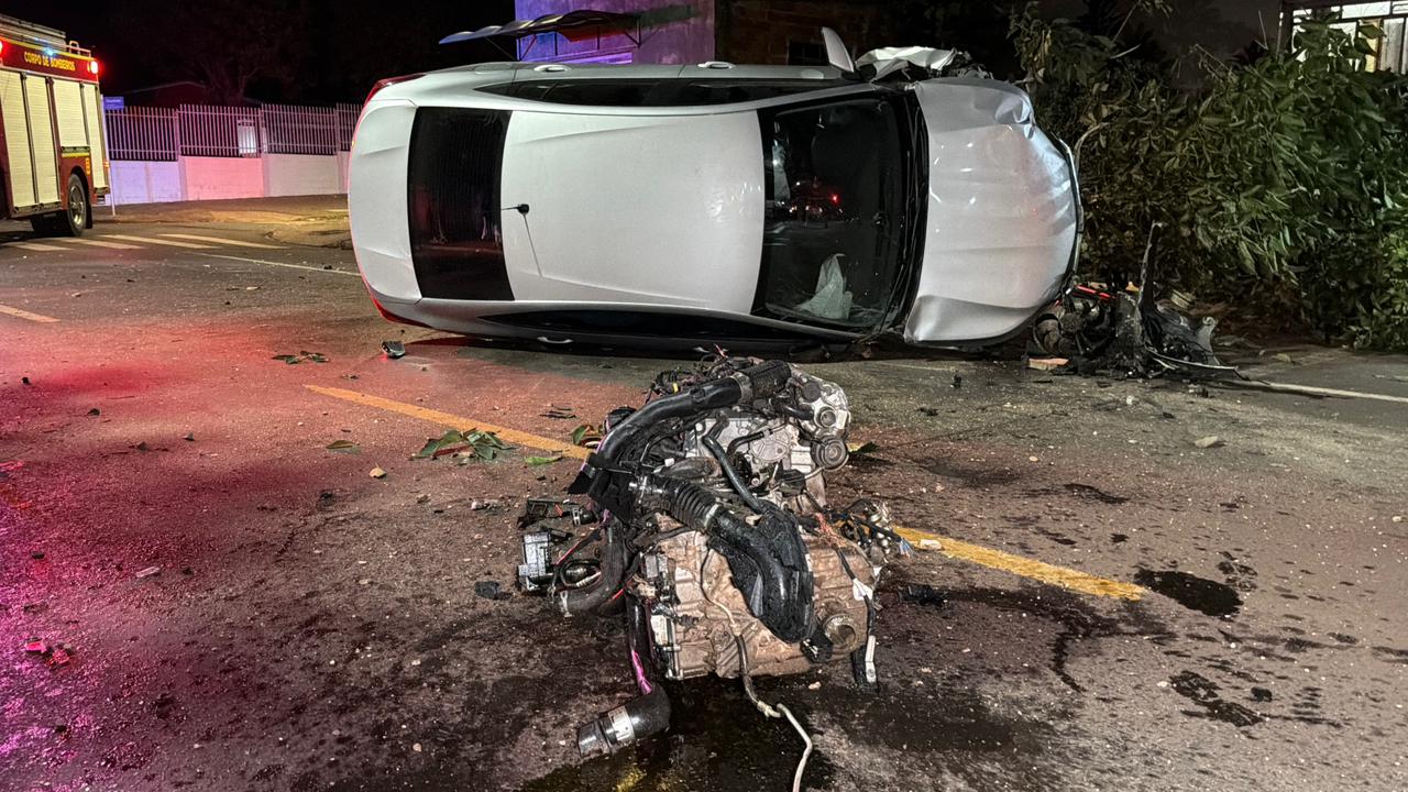 Novas imagens revelam carro em alta velocidade segundos antes de grave acidente em Cascavel