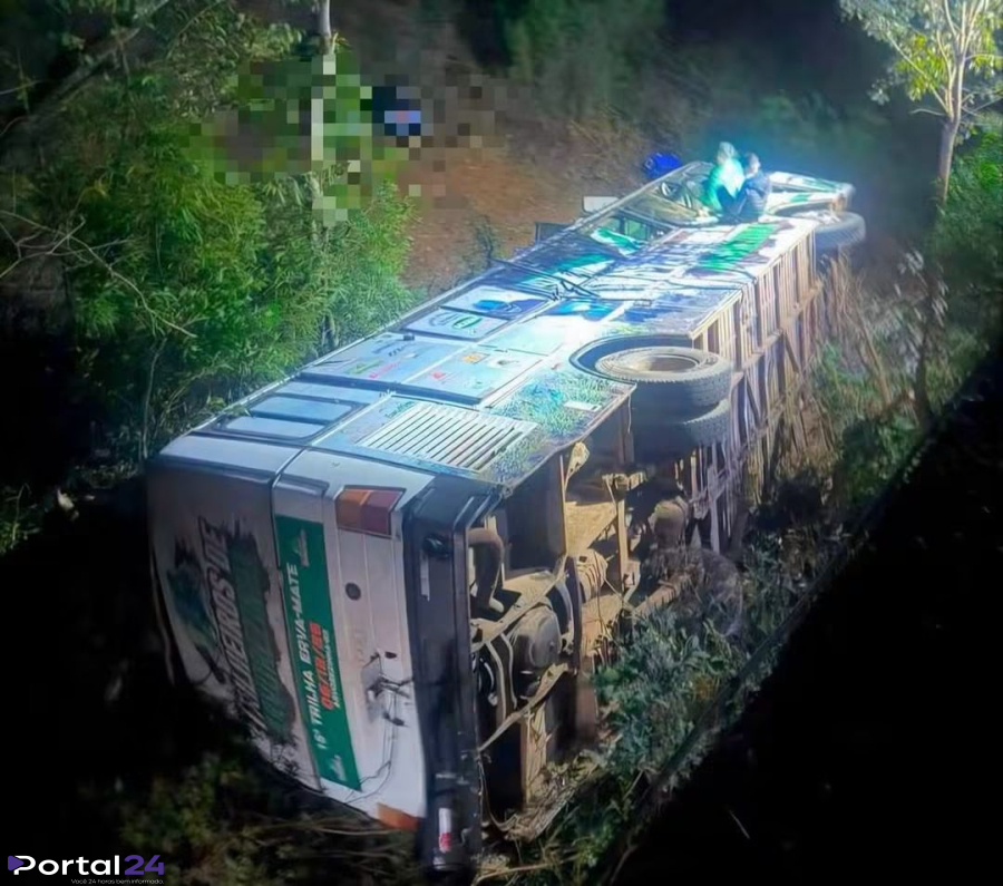 Ônibus cai de ponte no Rio Grande do Sul e mobiliza grande operação de resgate