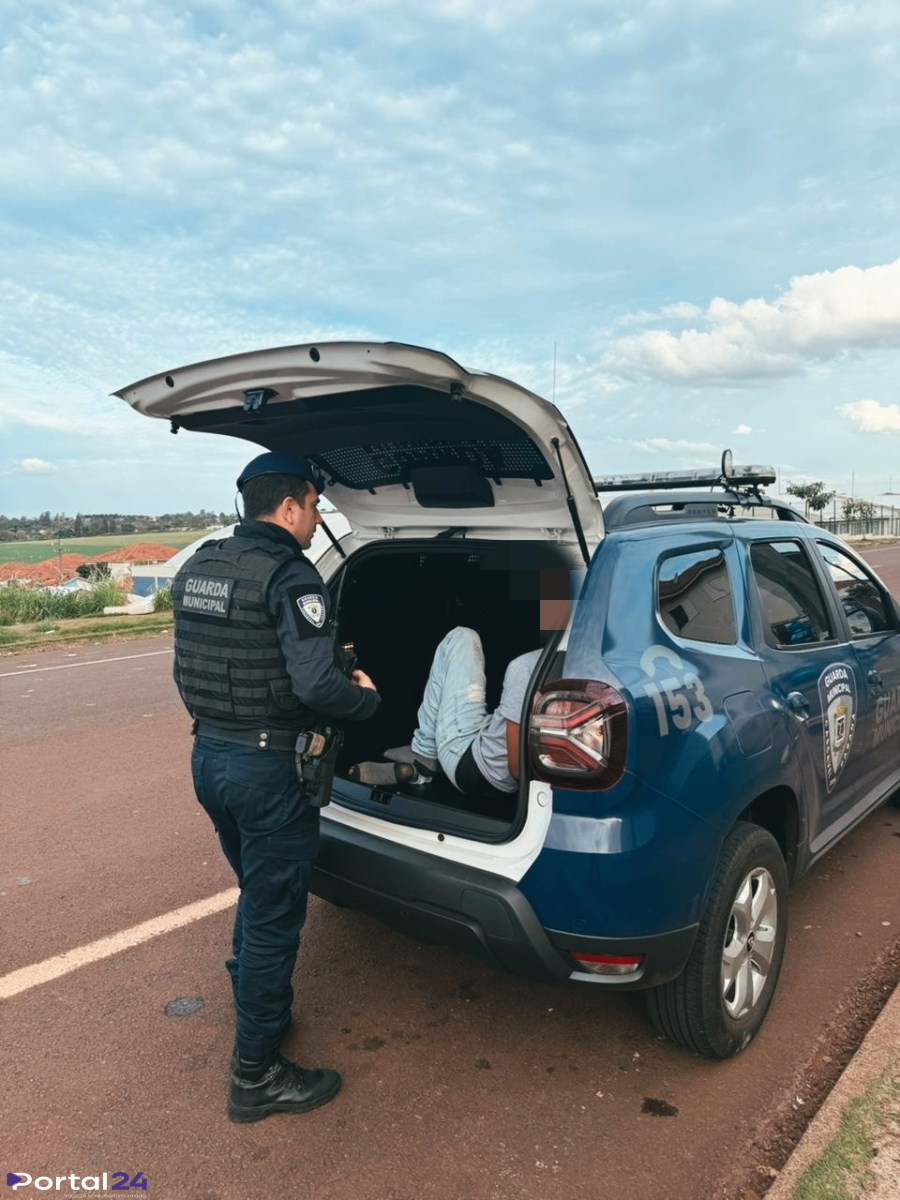 Homem é preso por violência doméstica após agredir e ameaçar companheira no bairro Riviera