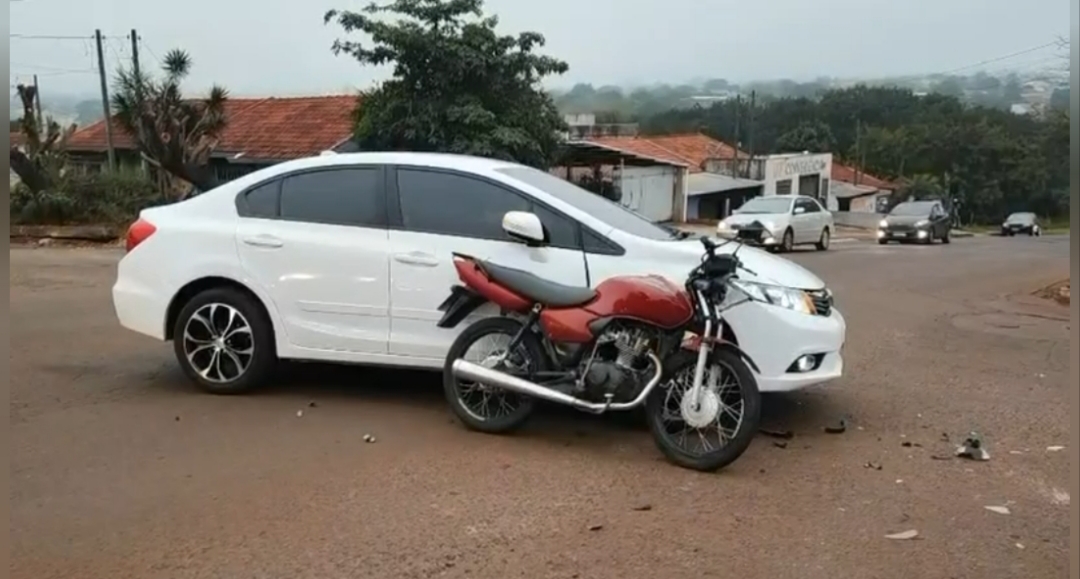 Colisão entre carro e motocicleta deixa homem ferido no bairro Brasmadeira