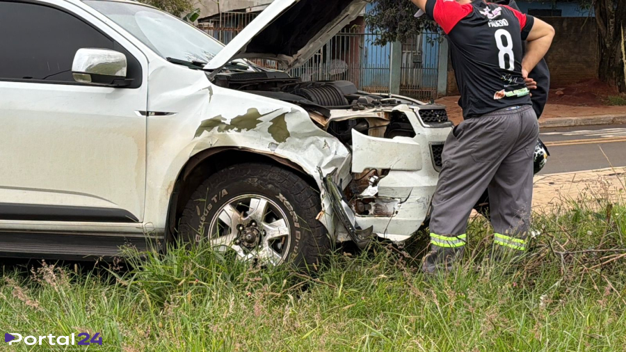 Acidente de trânsito deixa mulher ferida no cruzamento das ruas Paricis e Tupinambás