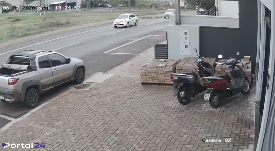 Colisão entre Tracker e S10 mobiliza socorro no bairro Santa Cruz